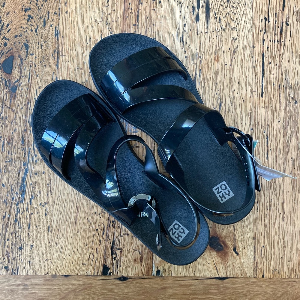 ZAXY Freeze Black Sandals, NWT! Size EU 40, US 9, UK 7, BRA 38
